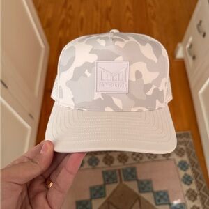 NWOT Snow Camo Melin Hat- Size Small